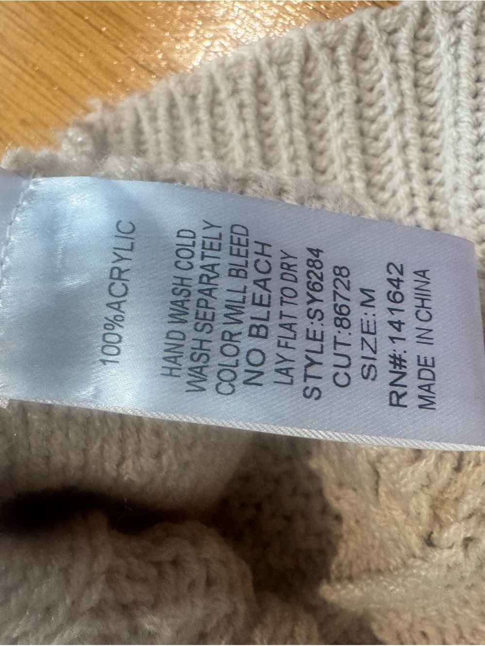 Open-Knit V-Neck Sweater in tan size m Artelier Nicole Miller - Picture 3 of 8